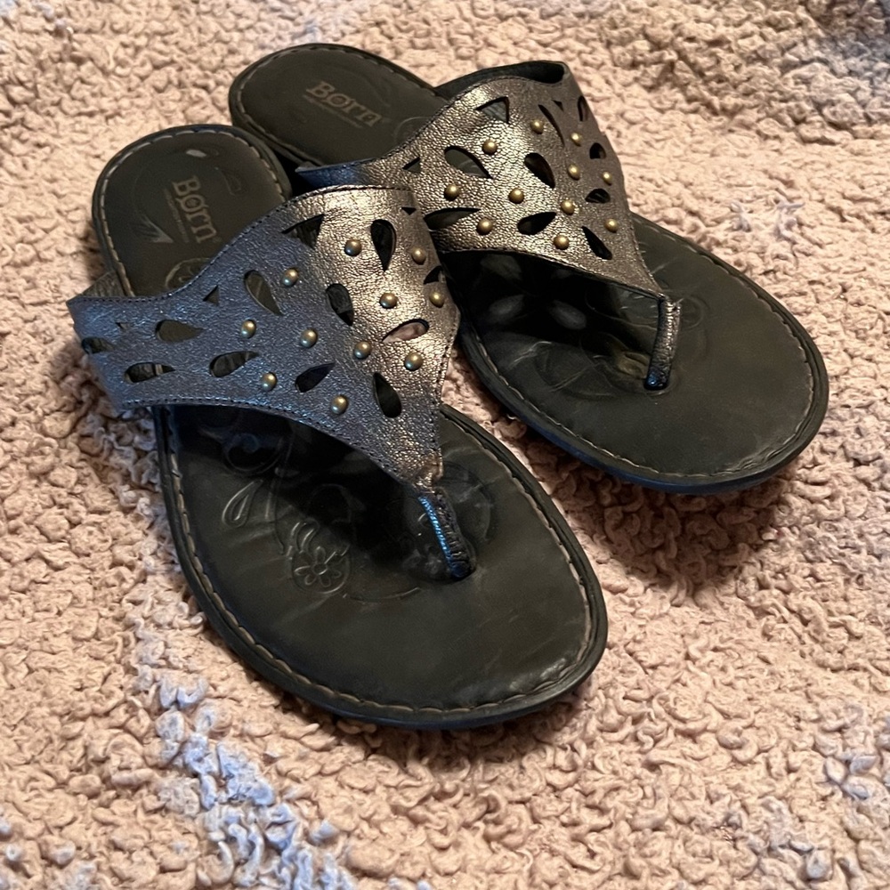 Born sandals